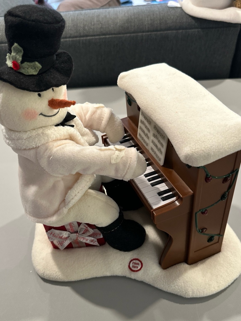 Hallmark Christmas Jingle Pals Animated Singing Piano Playing Snowman 2005 Works